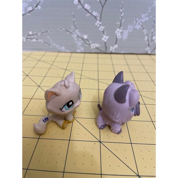 Hasbro LPS Littlest Pet Shop Scotty Dog & Cream Colored Cat Figure Lot Of 2 - Picture 4 of 8